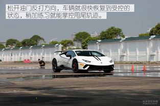 汽车赛道花费多少油